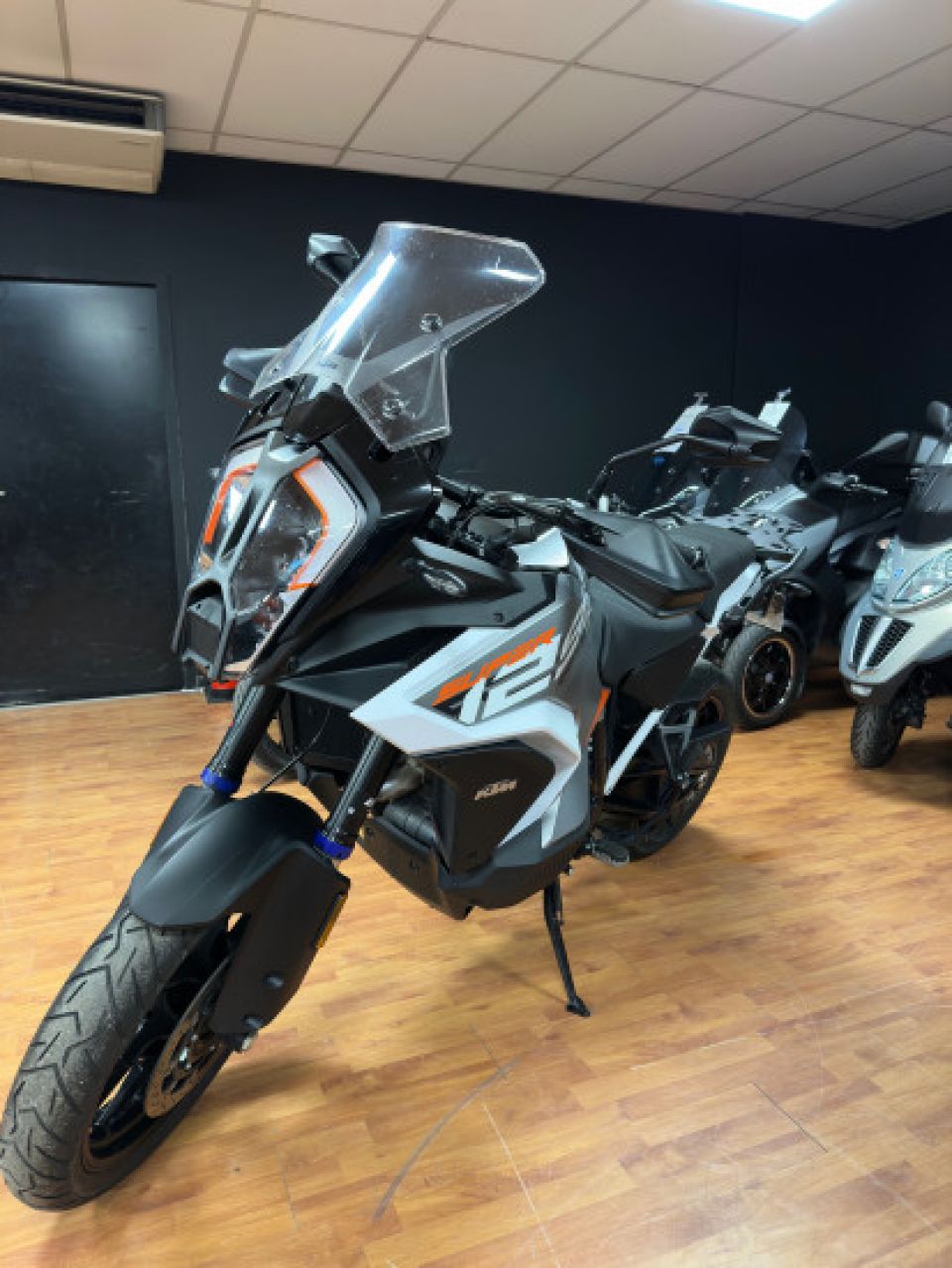 KTM 1290 SUPER ADVENTURE S 4
