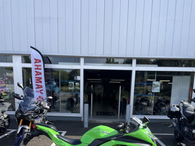 KAWASAKI NINJA 300 4