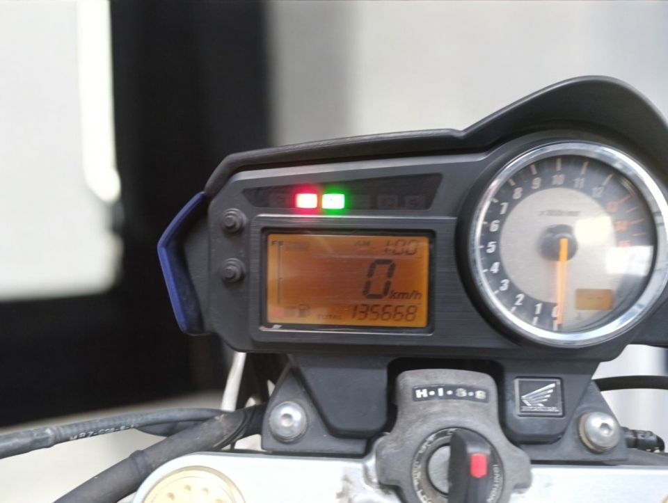 HONDA CB 600 F HORNET 4