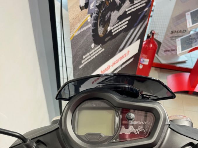 YAMAHA RayZR 125 4