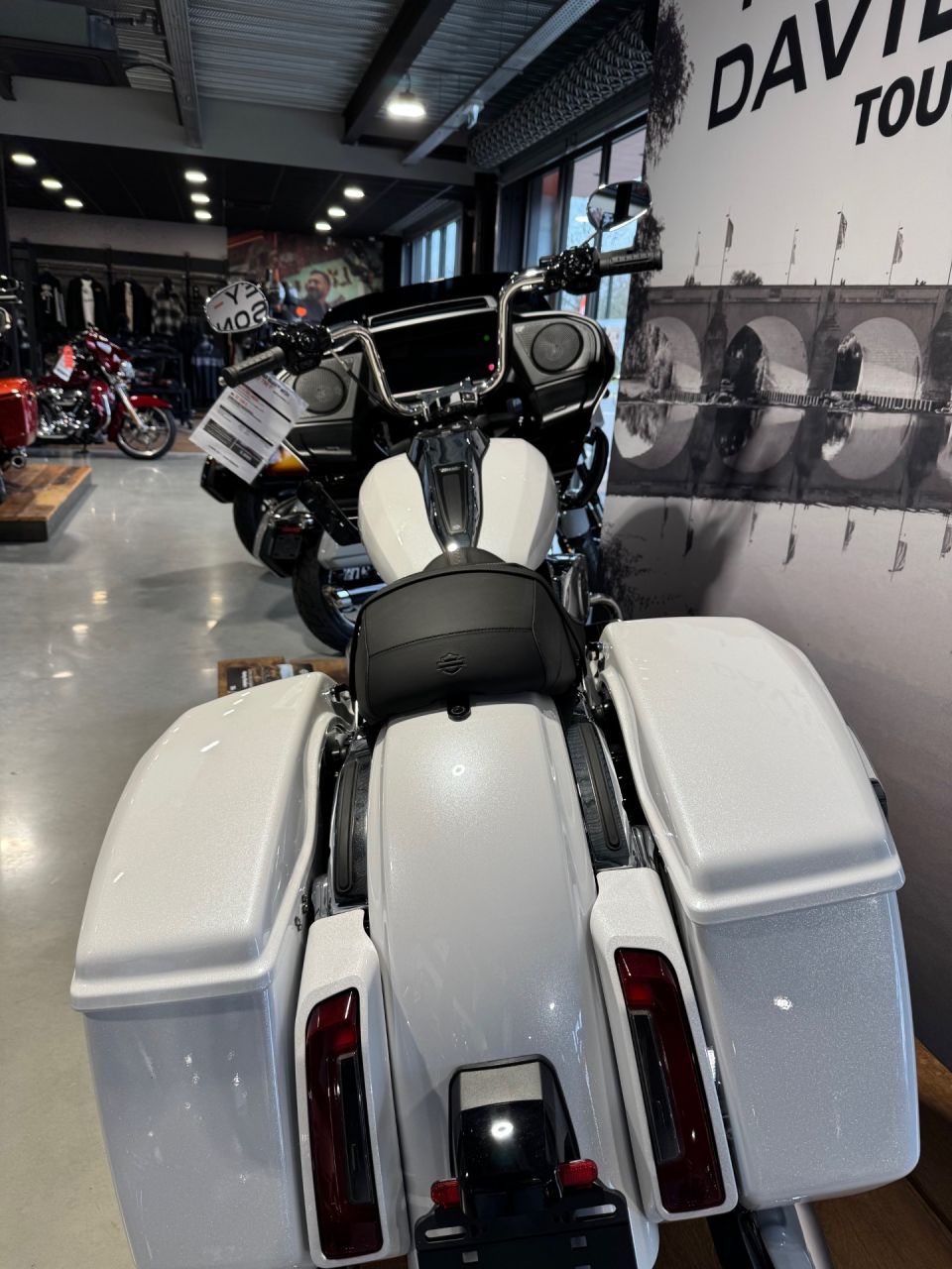 HARLEY-DAVIDSON TOURING ROAD GLIDE 1923 4