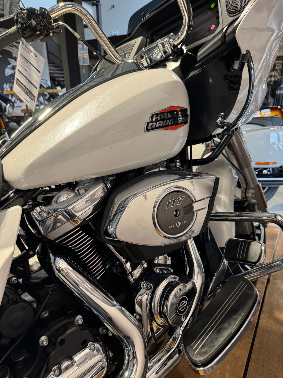 HARLEY-DAVIDSON TOURING ROAD GLIDE 1923 4