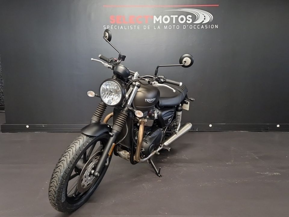 TRIUMPH STREET TWIN  900 4
