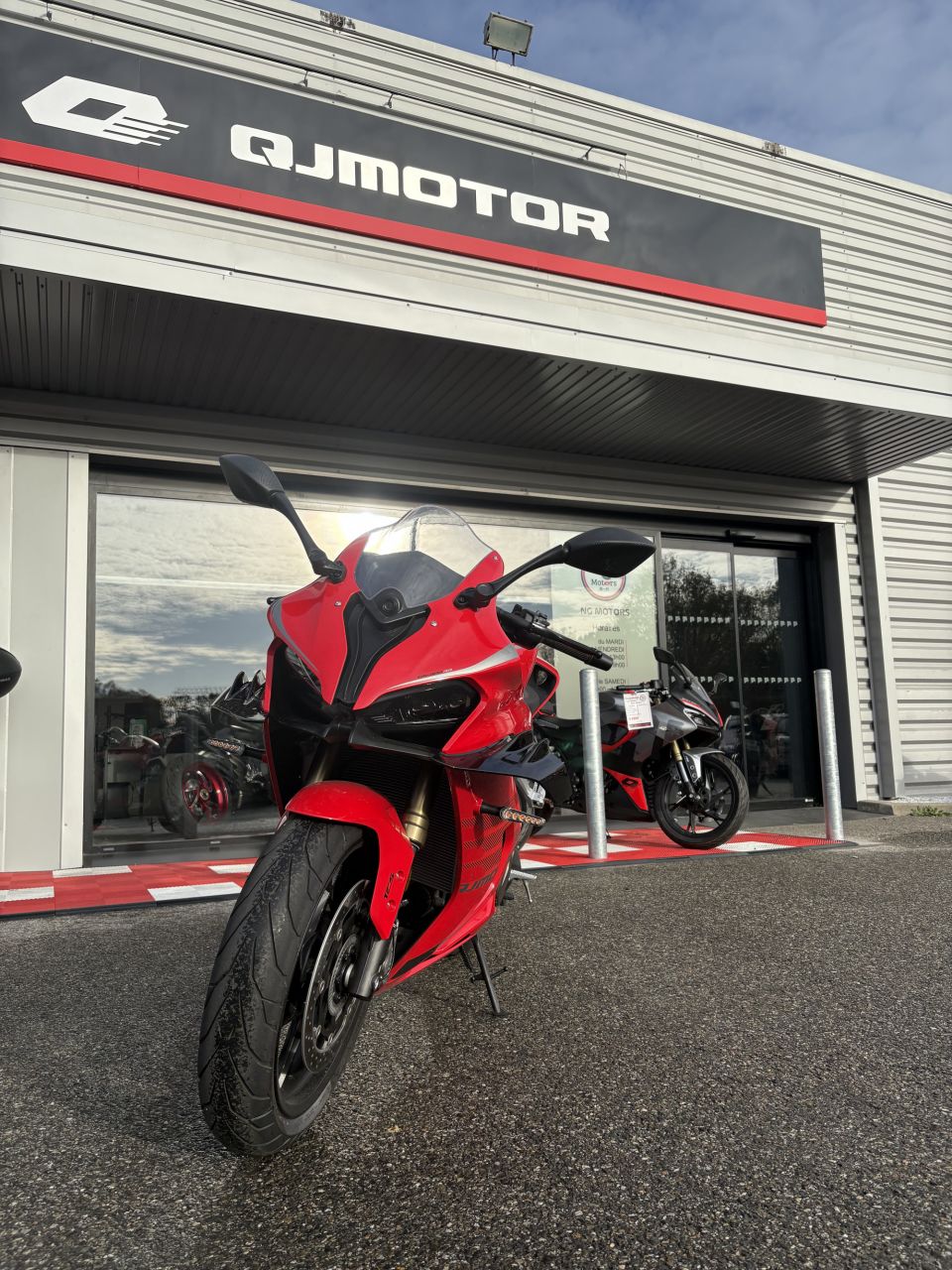 QJ MOTOR SRK 800 RR 4