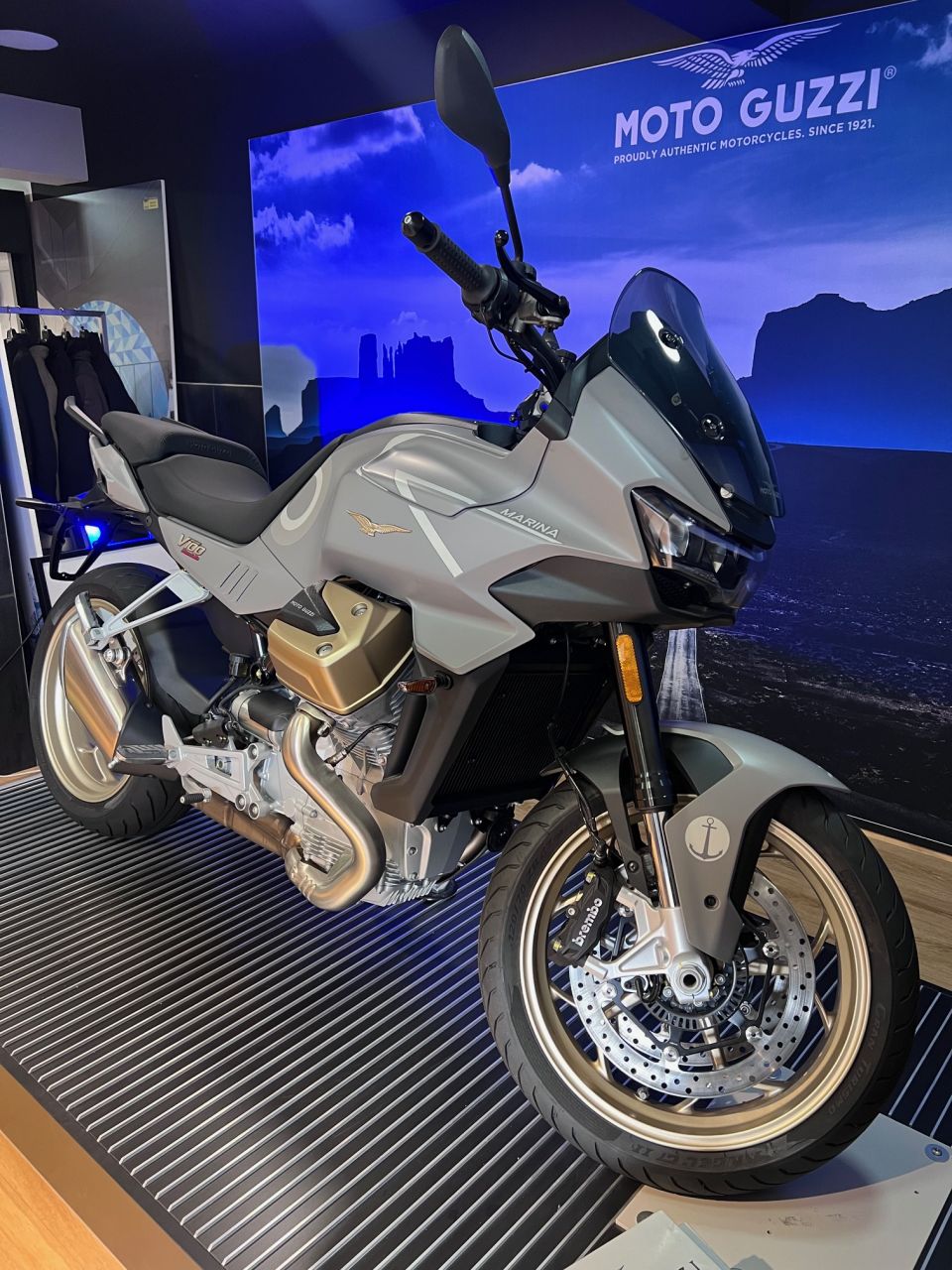 MOTO GUZZI V100 Mandello Aviazione Navale 4