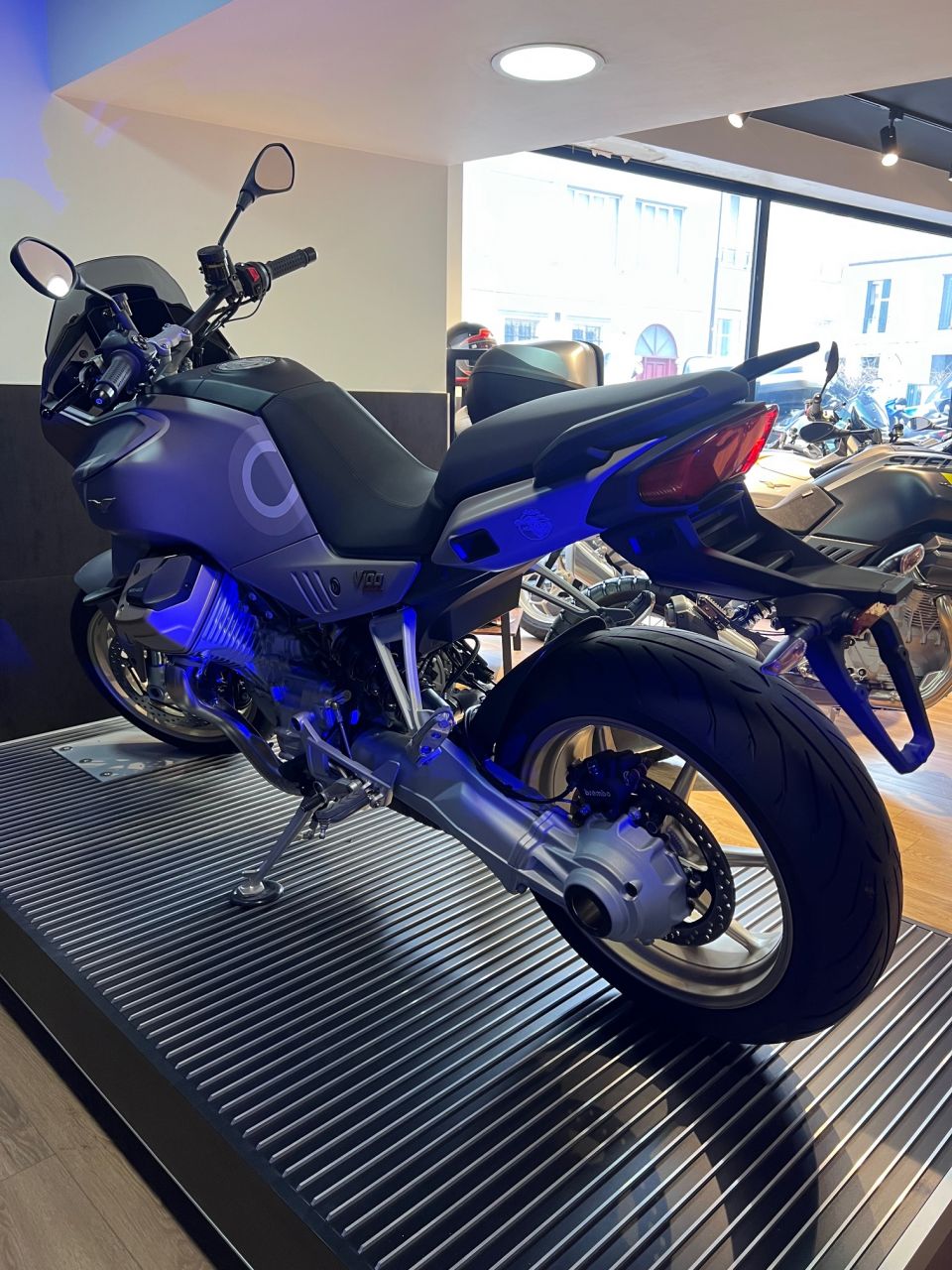 MOTO GUZZI V100 Mandello Aviazione Navale 4