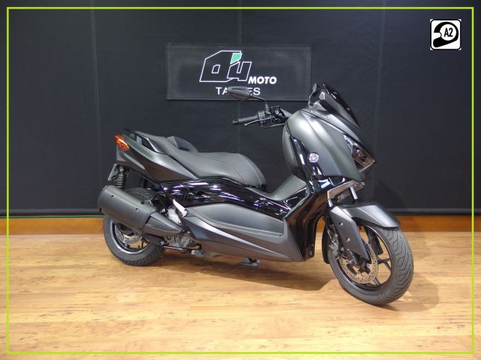 YAMAHA XMAX 300 IRON MAX 4