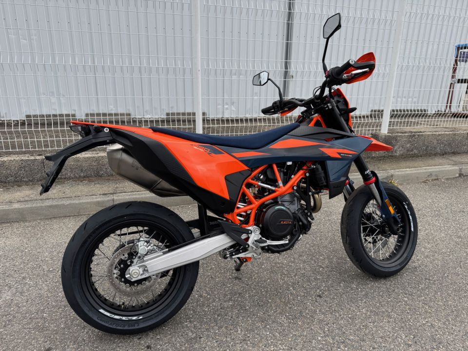 KTM 690 SMC R 4