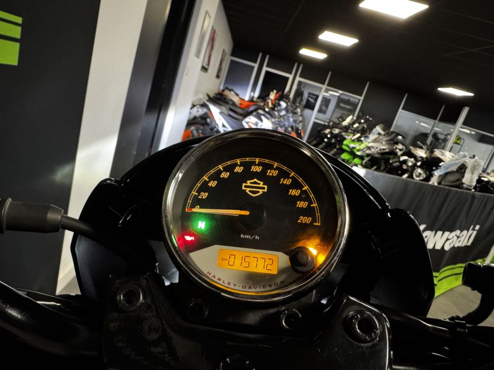 HARLEY-DAVIDSON STREET ROD 750 4