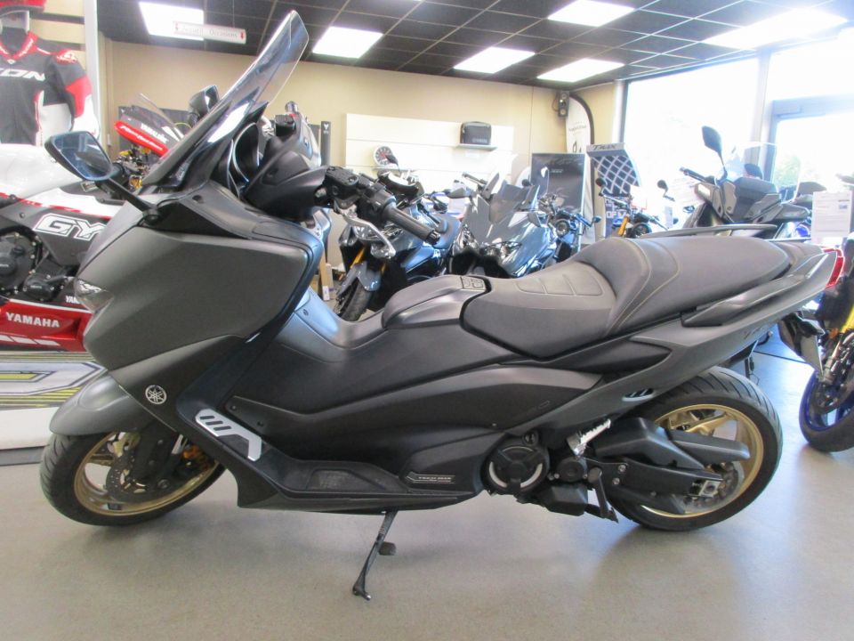 YAMAHA XP T-MAX 560 TECH MAX KAMO 4
