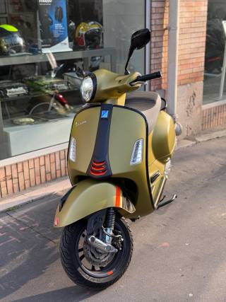 VESPA GTS SUPER SPORT - 2025