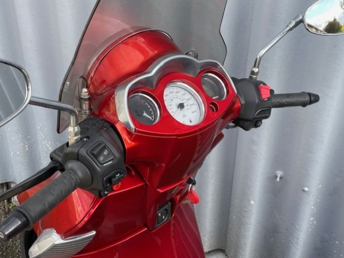 APRILIA SCARABEO 300 4