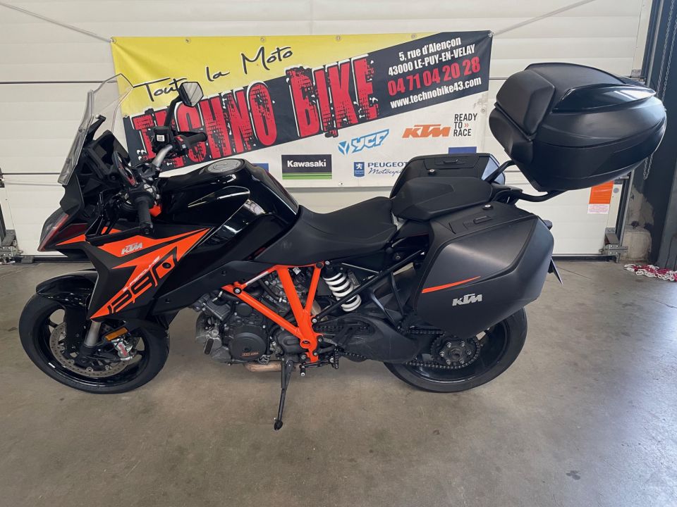 KTM 1290 SUPER DUKE GT 4