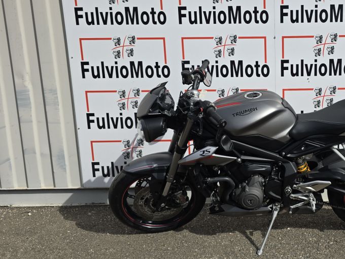 TRIUMPH STREET TRIPLE 765 4