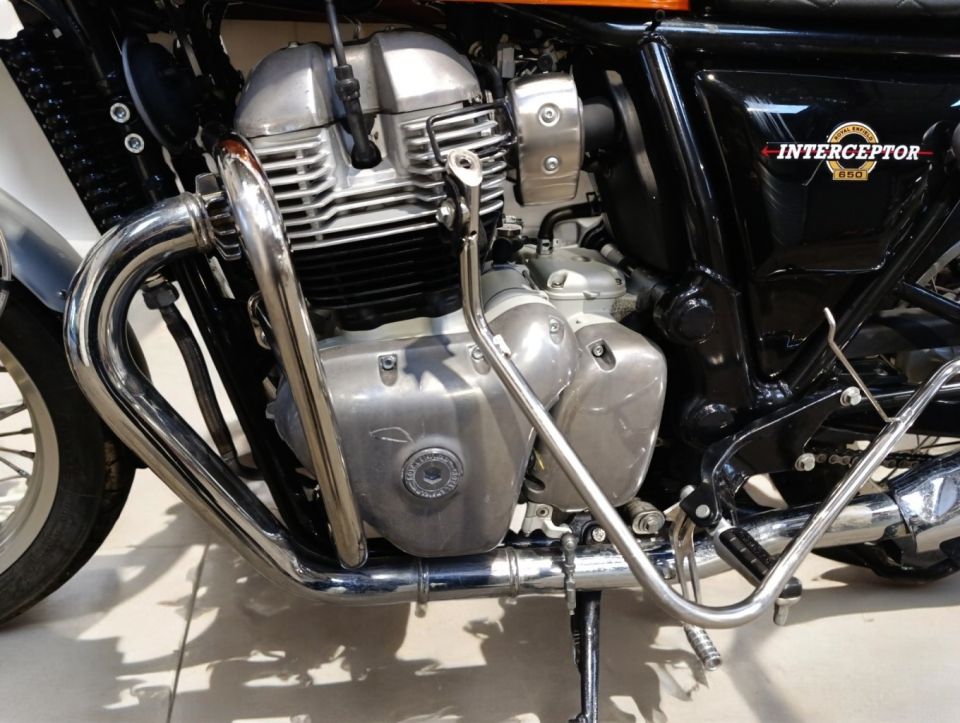 ROYAL ENFIELD INTERCEPTOR 4