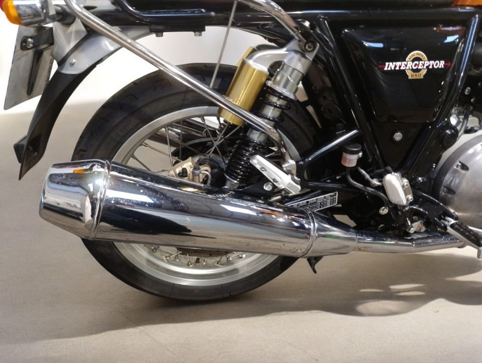 ROYAL ENFIELD INTERCEPTOR 4