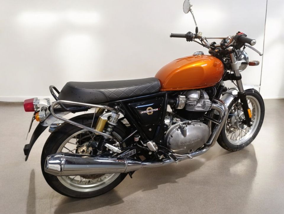 ROYAL ENFIELD INTERCEPTOR 4