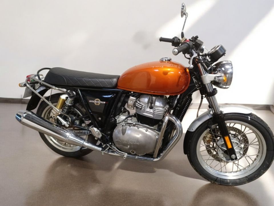 ROYAL ENFIELD INTERCEPTOR 4