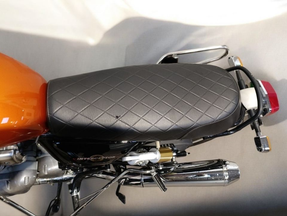 ROYAL ENFIELD INTERCEPTOR 4