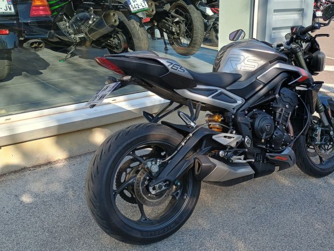 TRIUMPH STREET TRIPLE 765 RS 4