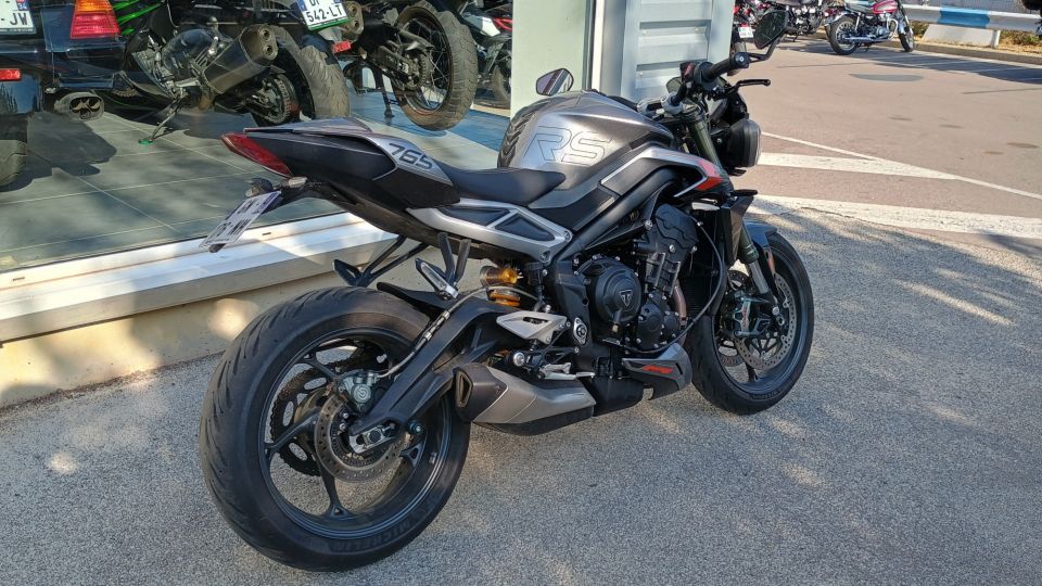 TRIUMPH STREET TRIPLE 765 RS 4