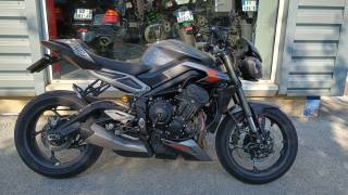 TRIUMPH STREET TRIPLE 765 RS - 2023