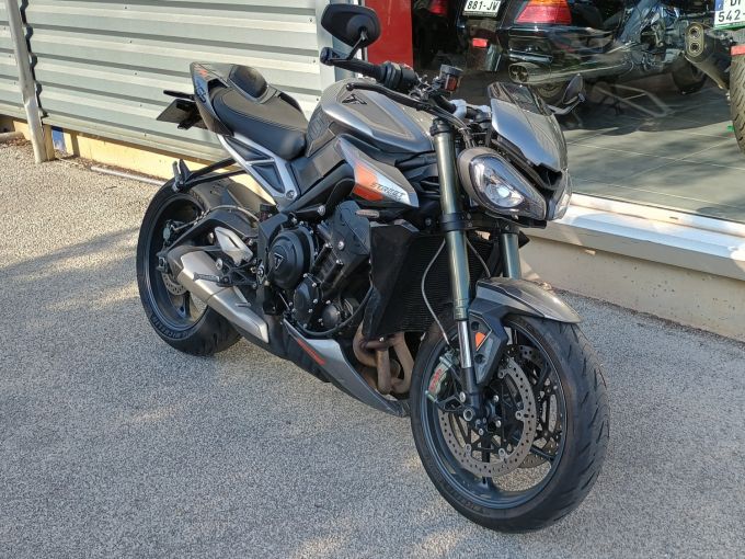 TRIUMPH STREET TRIPLE 765 RS 4