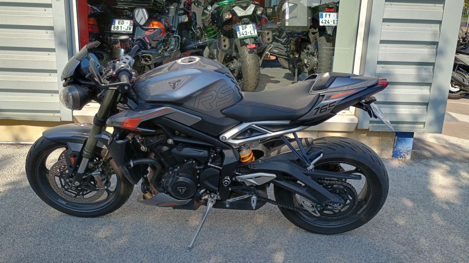 TRIUMPH STREET TRIPLE 765 RS 4