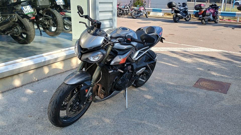 TRIUMPH STREET TRIPLE 765 RS 4