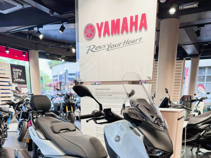 YAMAHA X-MAX 125 TECH MAX 4