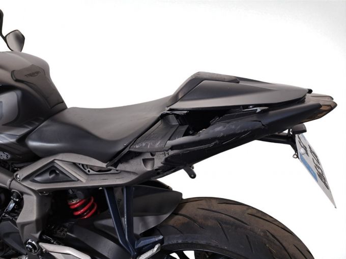 TRIUMPH STREET TRIPLE 765 4
