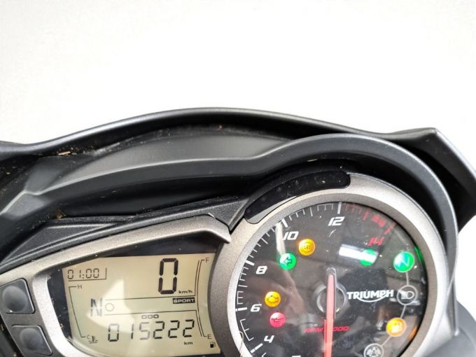 TRIUMPH STREET TRIPLE 765 4