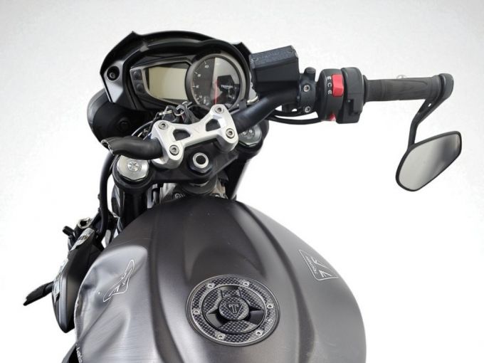 TRIUMPH STREET TRIPLE 765 4