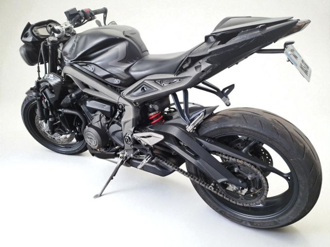 TRIUMPH STREET TRIPLE 765 4