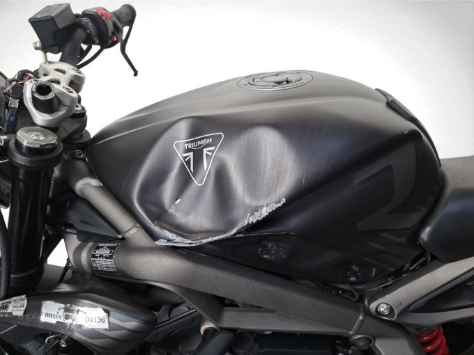 TRIUMPH STREET TRIPLE 765 4
