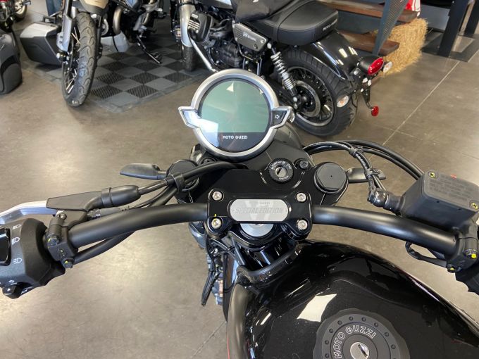 MOTO GUZZI V7 SPECIAL 4