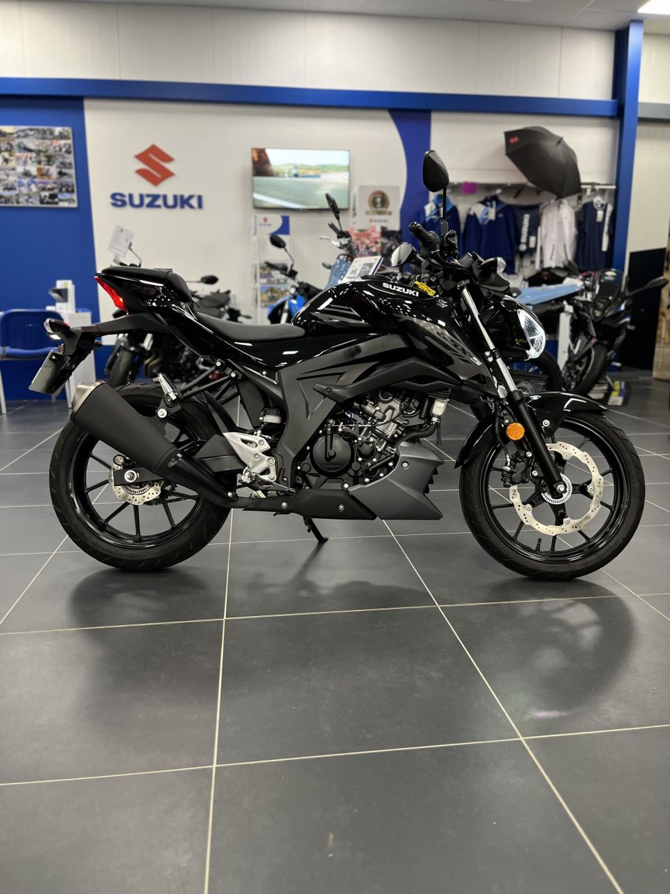 SUZUKI GSX-S 125 ABS 4