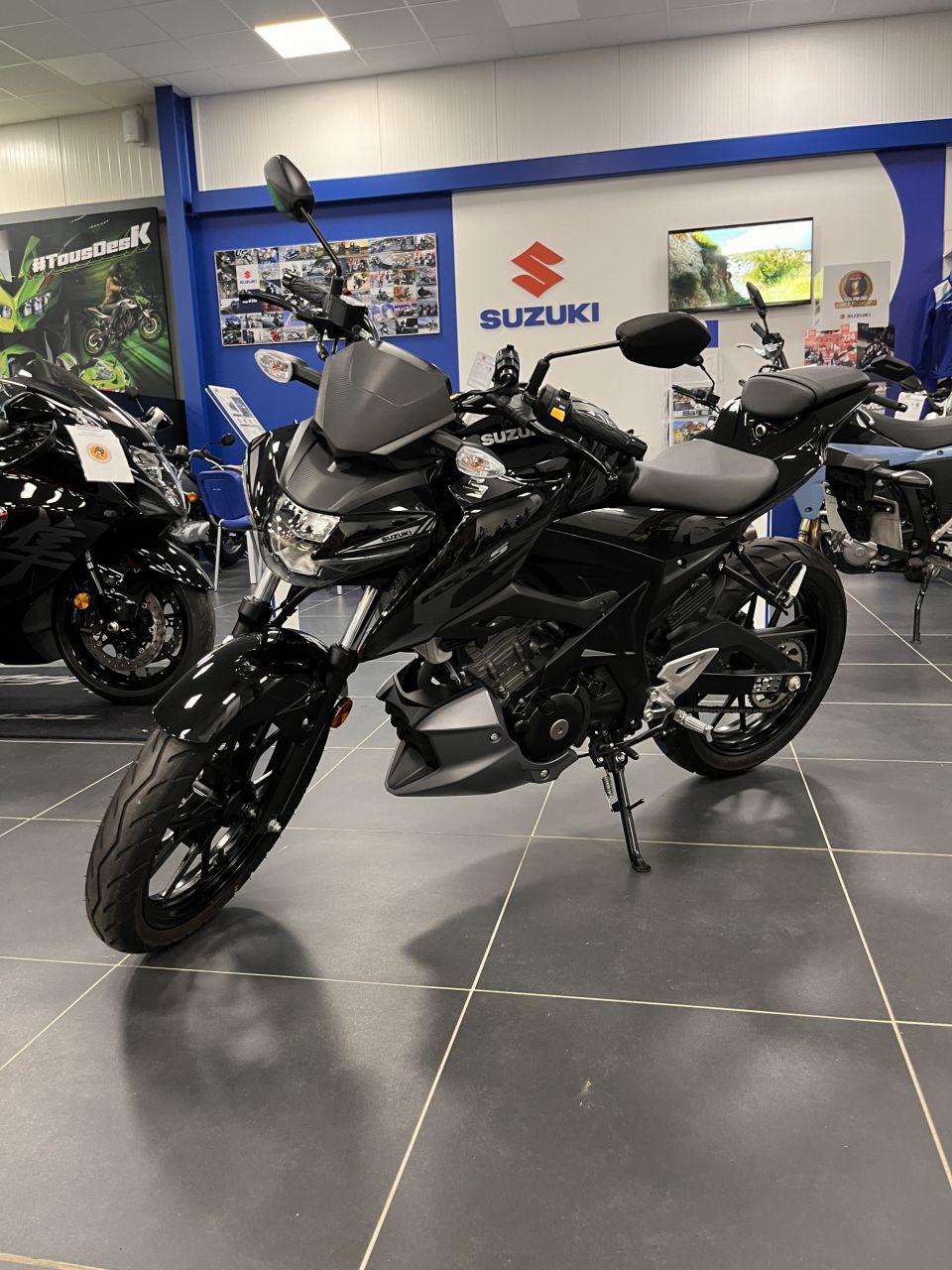 SUZUKI GSX-S 125 ABS 4