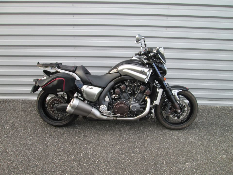 YAMAHA V-MAX 1700 4