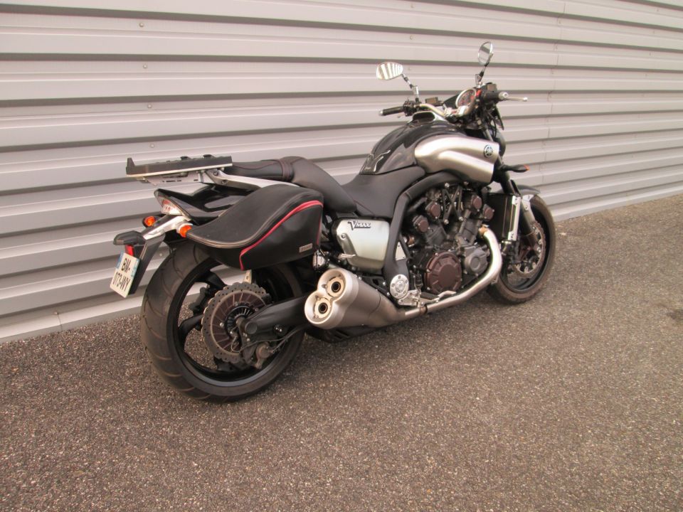 YAMAHA V-MAX 1700 4