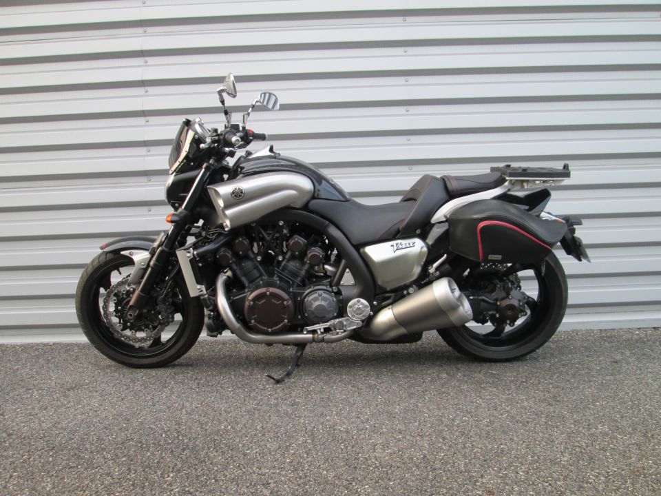 YAMAHA V-MAX 1700 4
