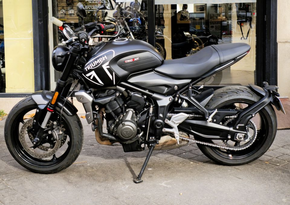 TRIUMPH TRIDENT 660 4