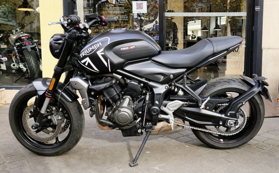 TRIUMPH TRIDENT 660 4