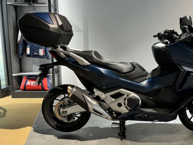 HONDA FORZA 750 4
