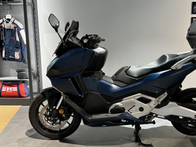 HONDA FORZA 750 4