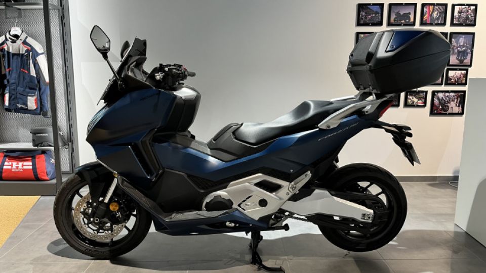 HONDA FORZA 750 4