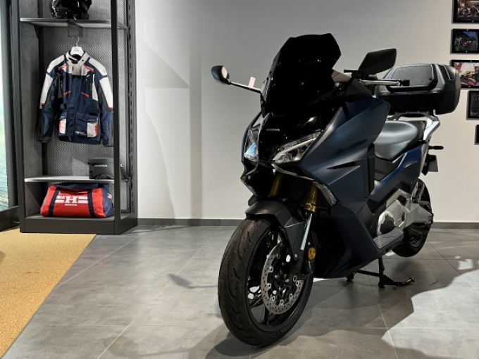 HONDA FORZA 750 4