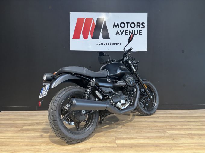 MOTO GUZZI V7 4
