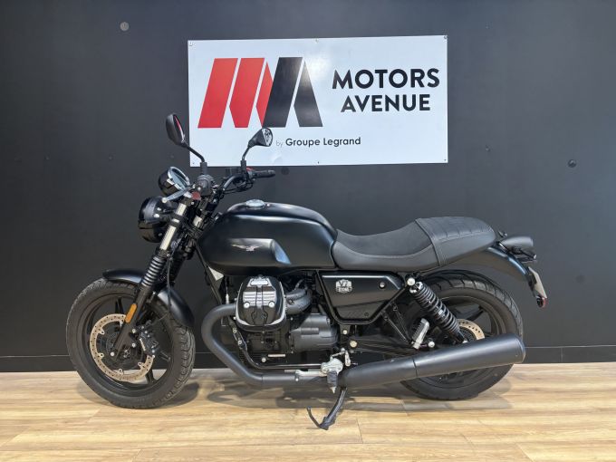 MOTO GUZZI V7 4