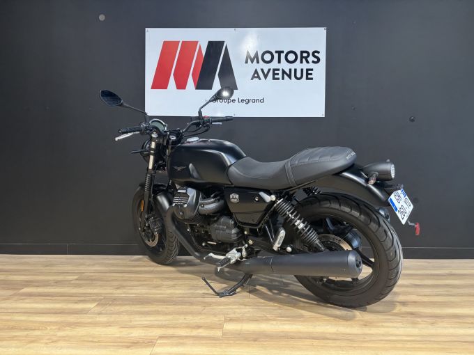 MOTO GUZZI V7 4
